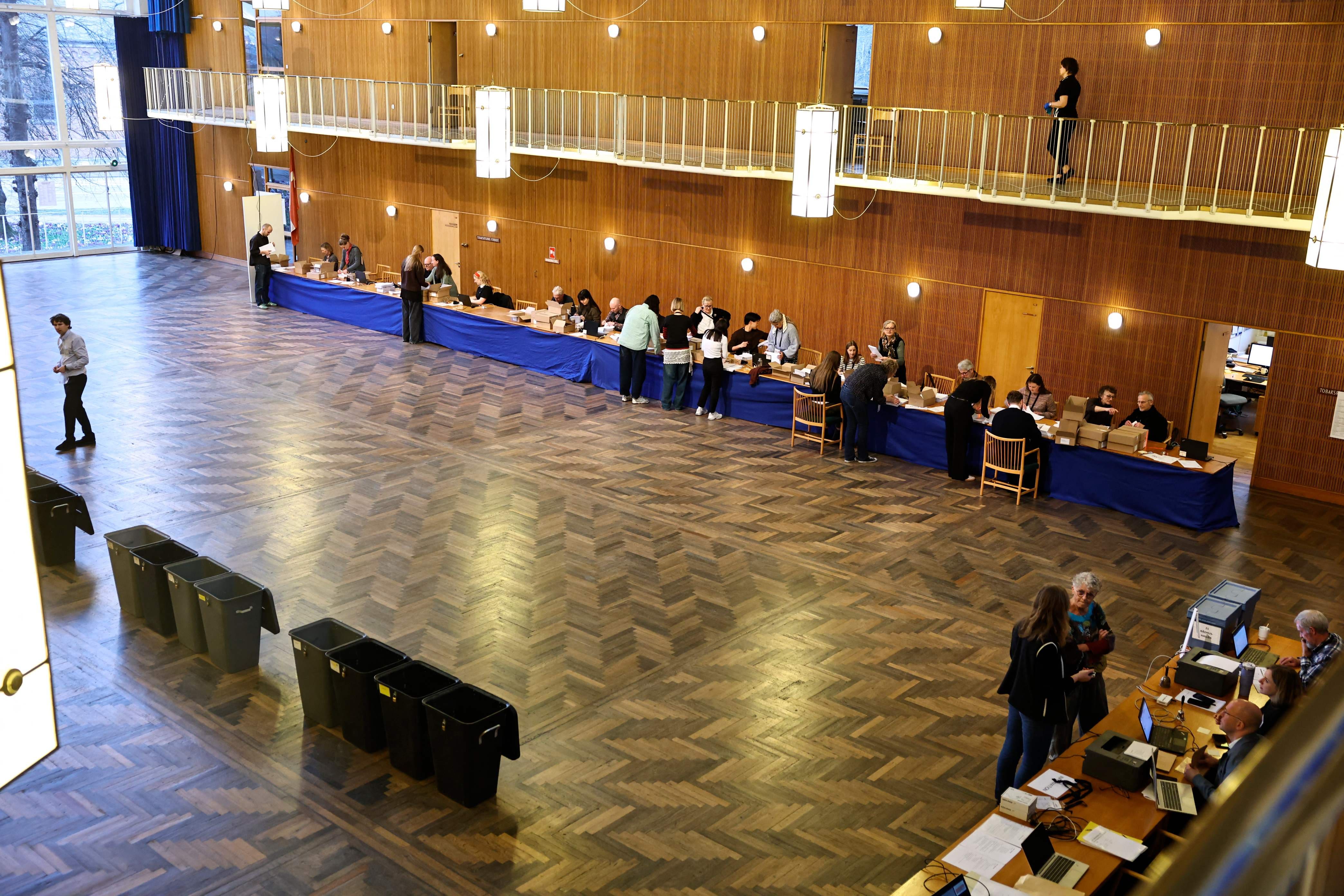 Le Danemark vote pour des l&eacute;gislatives serr&eacute;es, mais Mette Frederiksen donn&eacute;e favorite