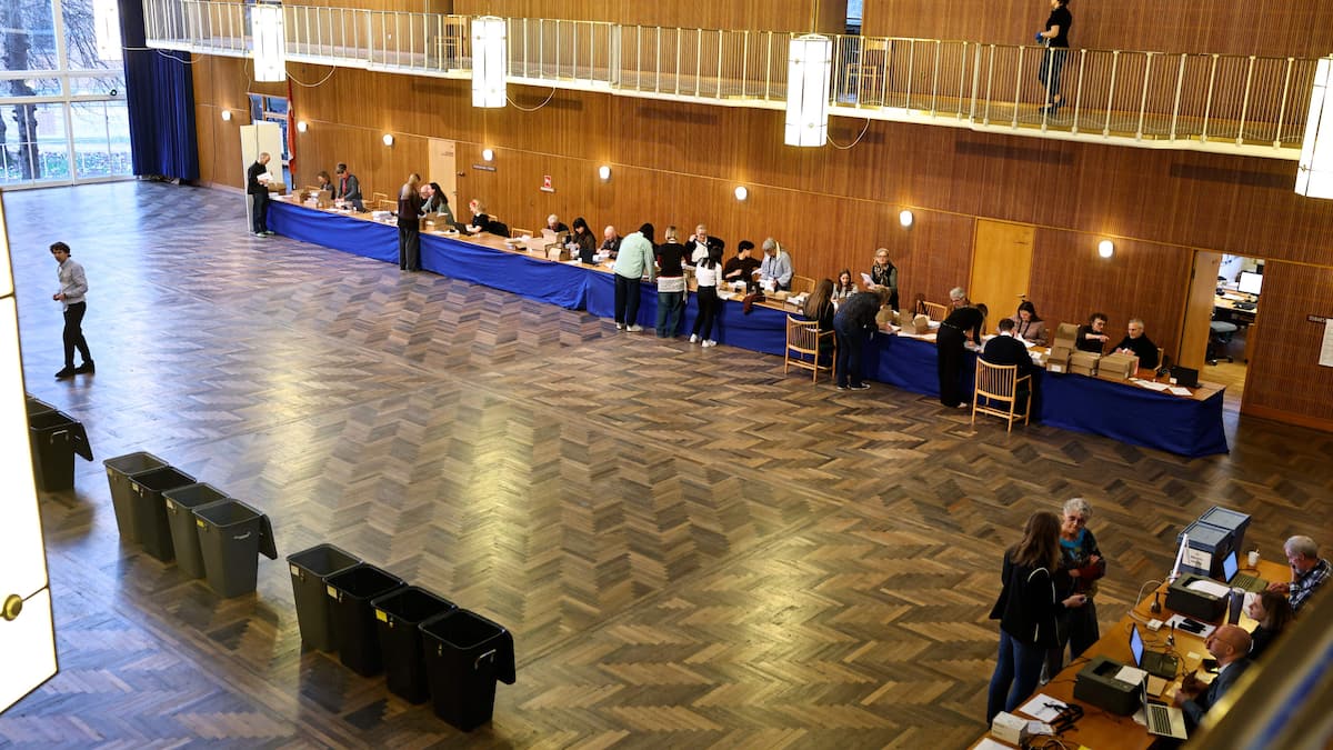 Le Danemark vote pour des législatives serrées, mais Mette Frederiksen donnée favorite