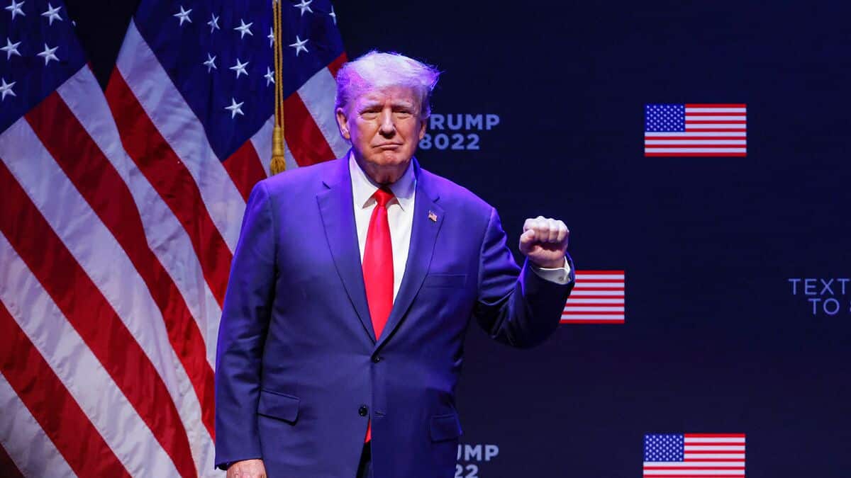 A portrait, a sword: Undeclared gifts during Trump’s presidency A portrait, a sword: Undeclared gifts during Trump’s presidency