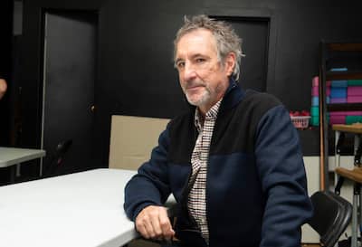 Jean L'Italien, who celebrates 40 years in the profession this year, plays a bumbling businessman in the series written by actress and screenwriter Anya Pascal.