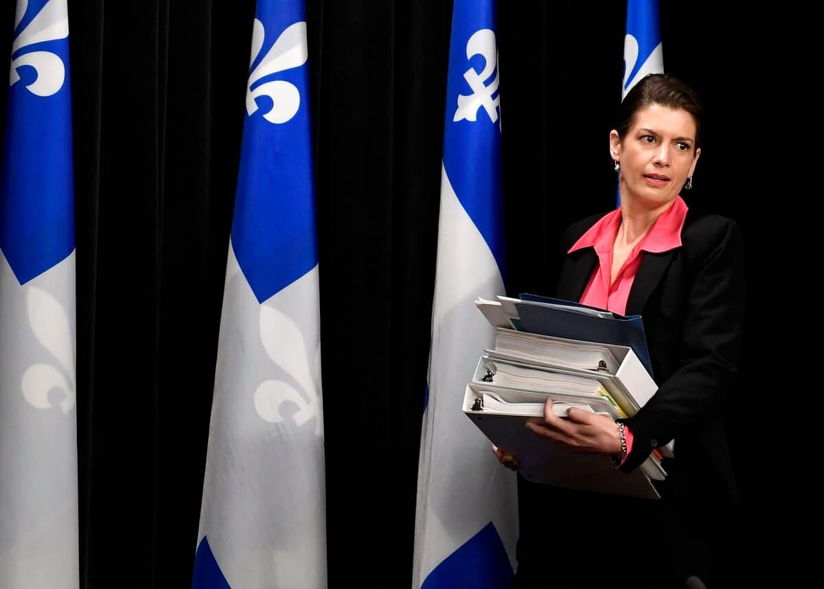 Geneviève Guilbault esperará hasta el jueves para reaccionar al informe CDPQ Infra con François Legault