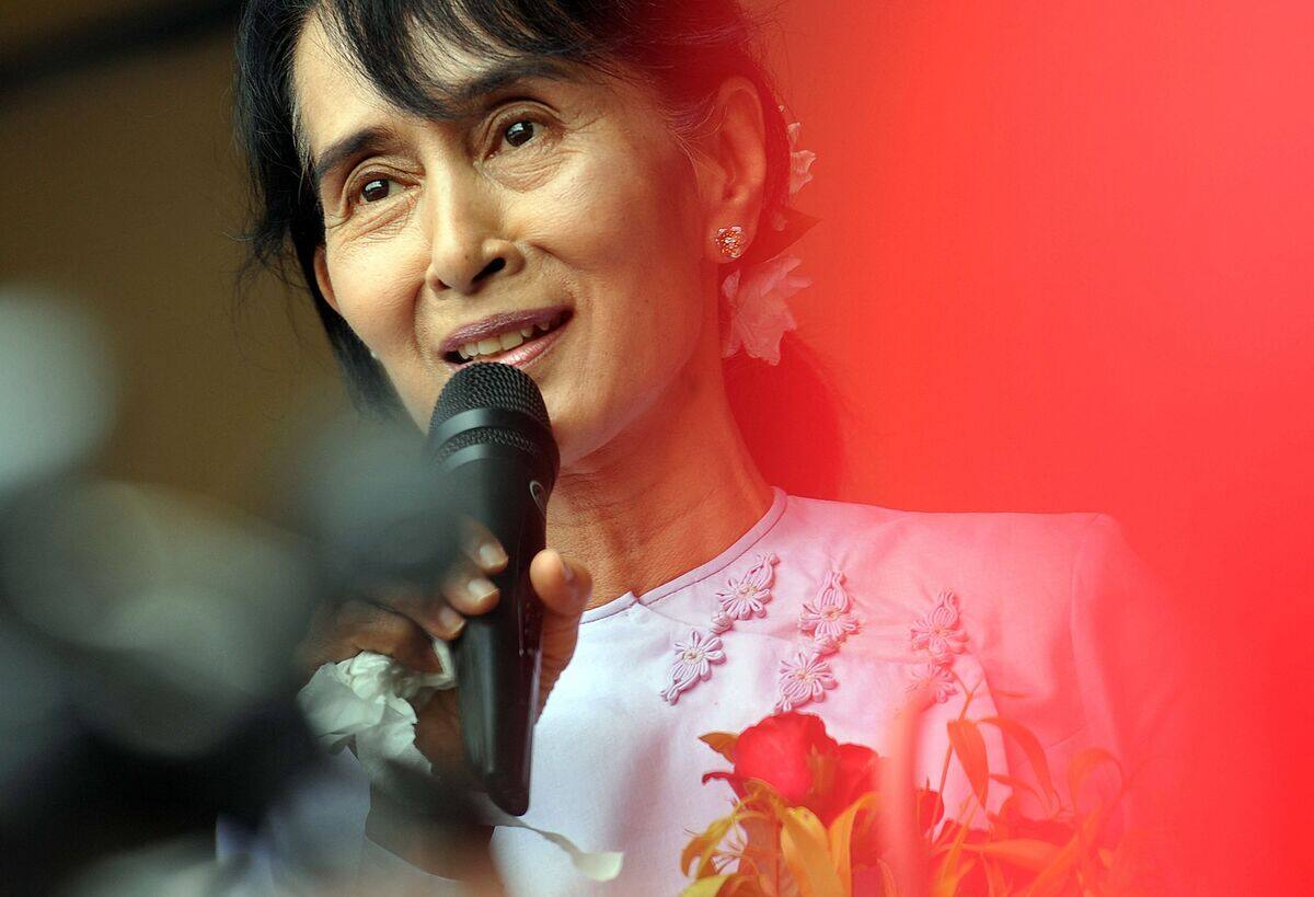 Aung San Suu Kyi condamn&eacute;e &agrave; 2 ans de prison par la junte
