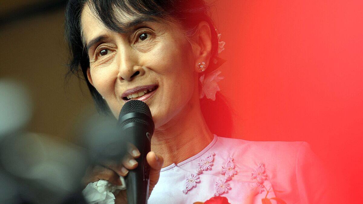 Aung San Suu Kyi condamnée à 2 ans de prison par la junte