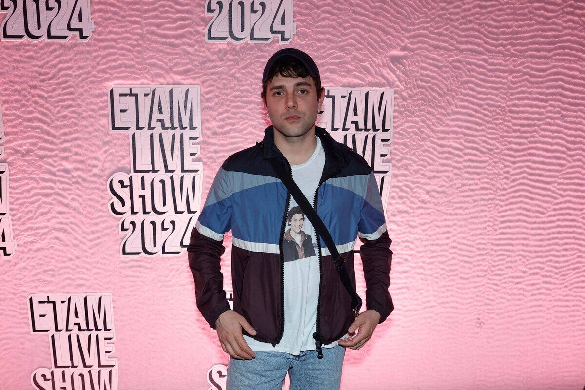 Charlotte Cardin participó el martes por la noche en la Semana de la Moda de París.