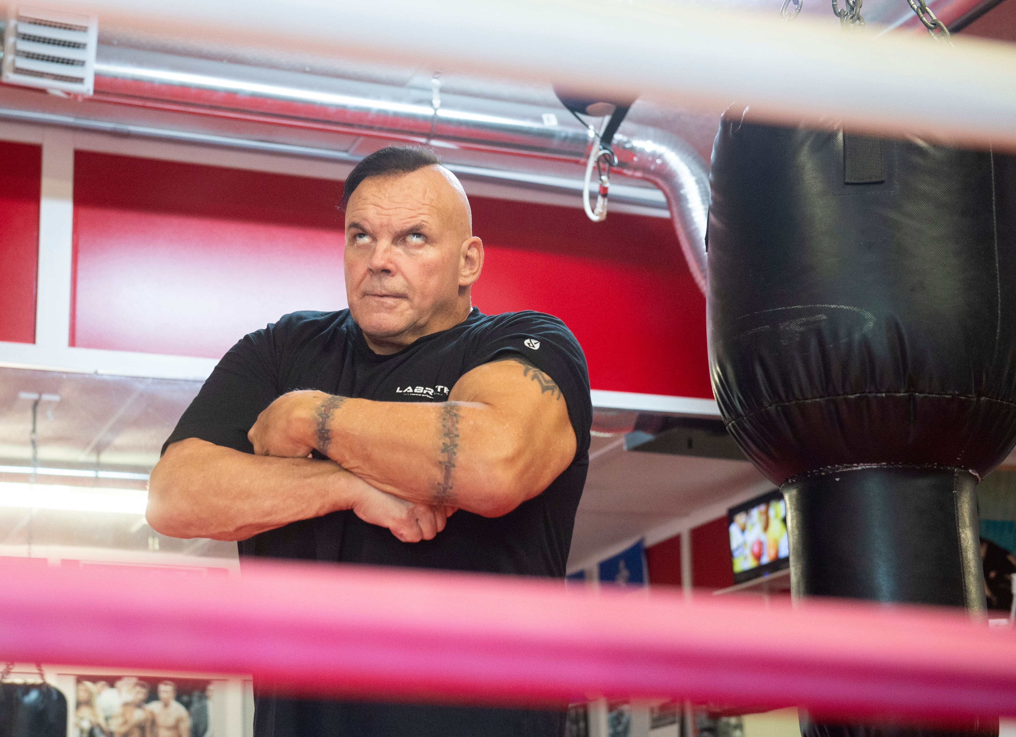 À 58 ans et malgré une sévère fracture au cou, le lutteur québécois PCO rêve toujours d’un titre mondial