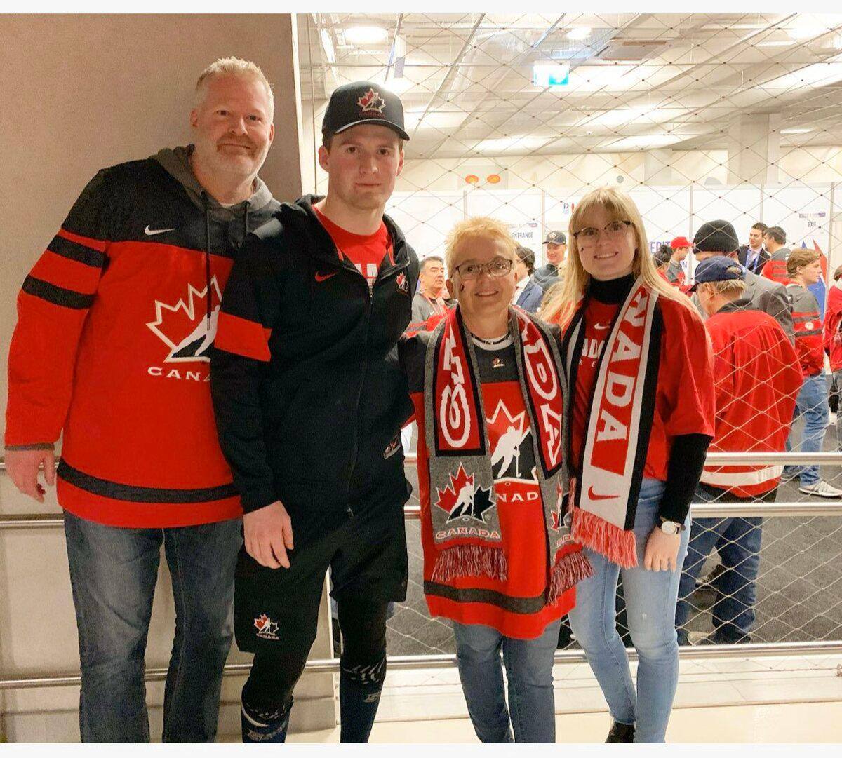 Un temps des Fêtes spécial pour les Lafrenière - TVA Sports