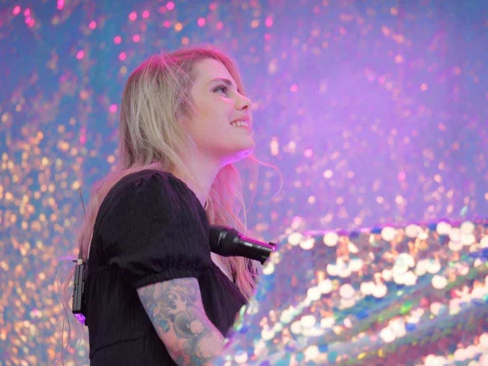 La fille de Cœur de pirate est sa copie conforme 