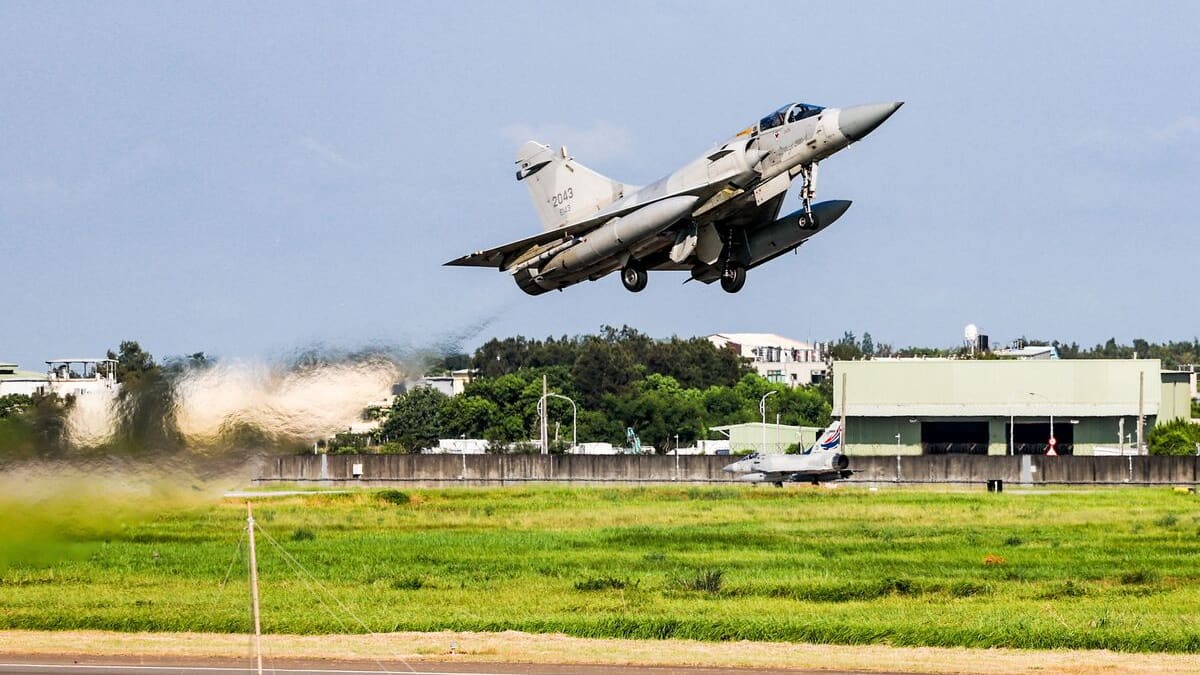 Taïwan réduit ses manœuvres militaires en raison de l'arrivée du typhon Gaemi