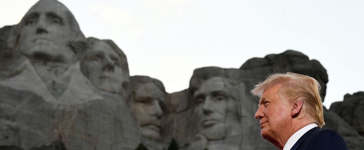 La tête de Trump sur le mont Rushmore?