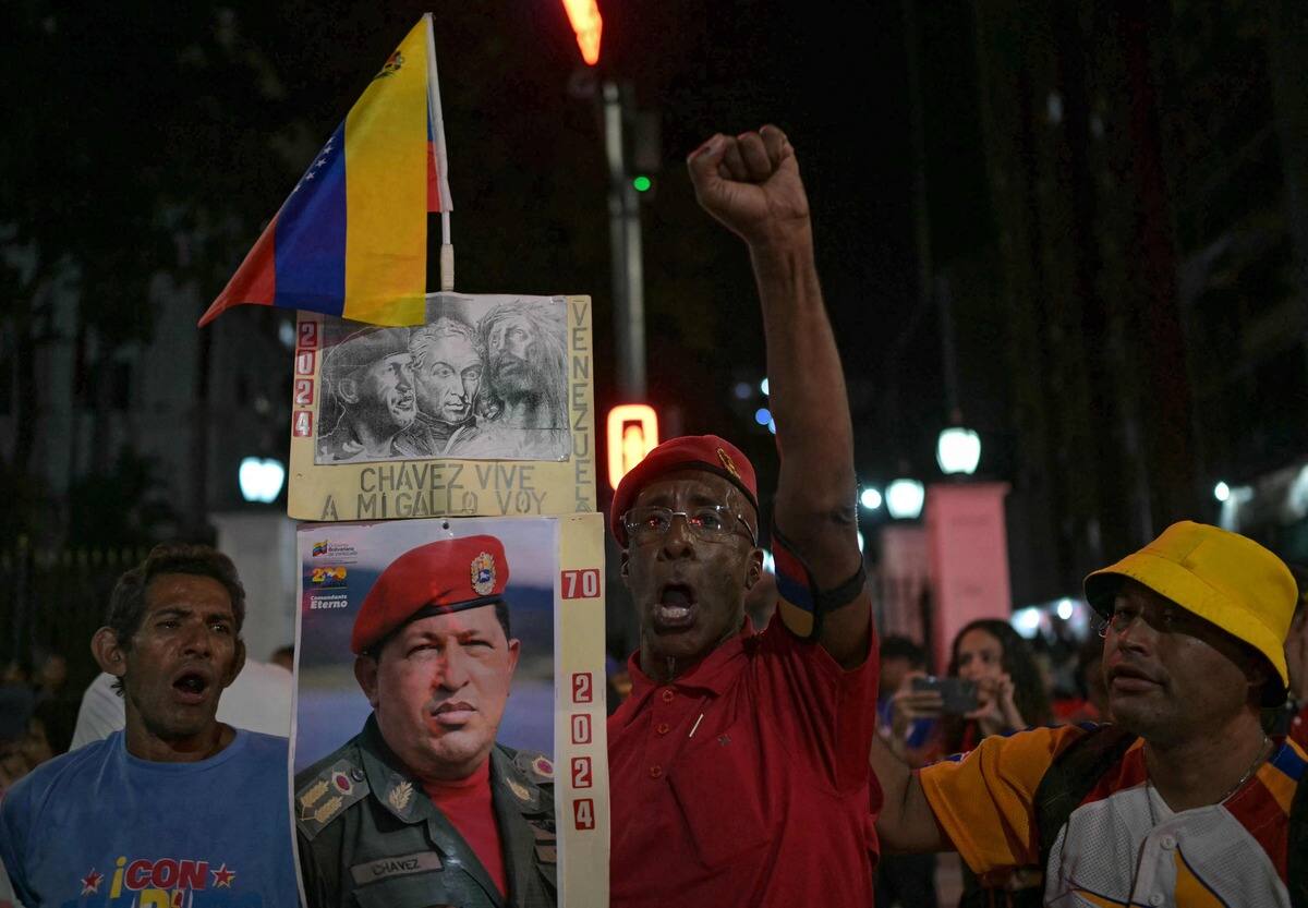 Venezuela: des statues d'Hugo Chavez d&eacute;boulonn&eacute;es apr&egrave;s la pr&eacute;sidentielle