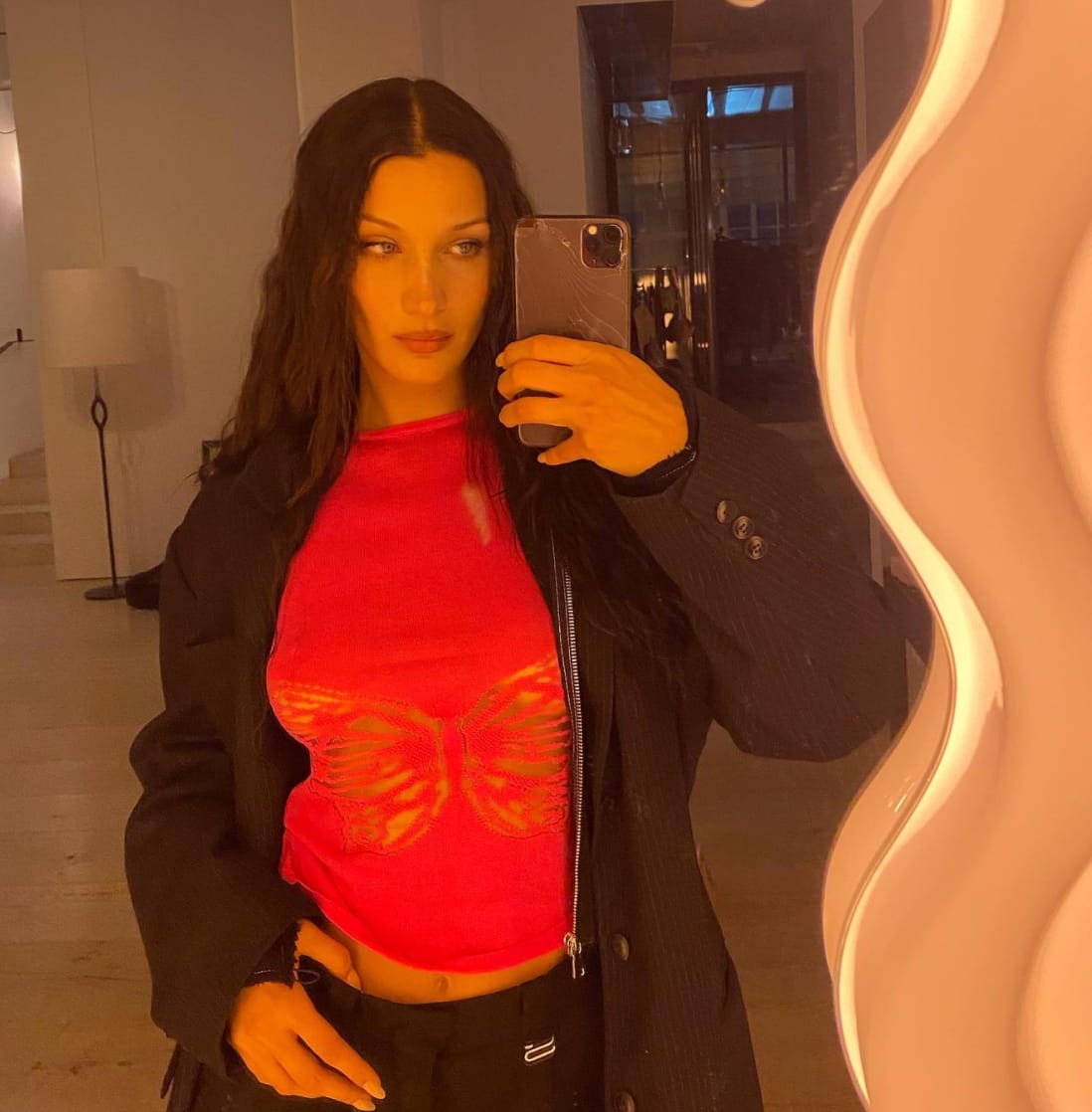Bella Hadid confie avoir eu recours à la chirurgie