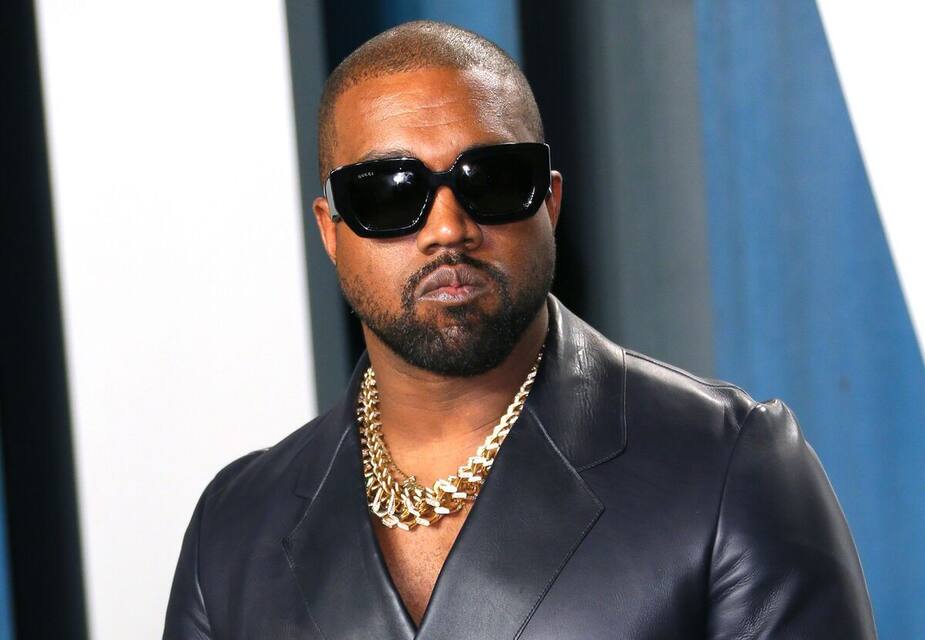 Image principale de l'article Kanye West partage des photos énigmatiques
