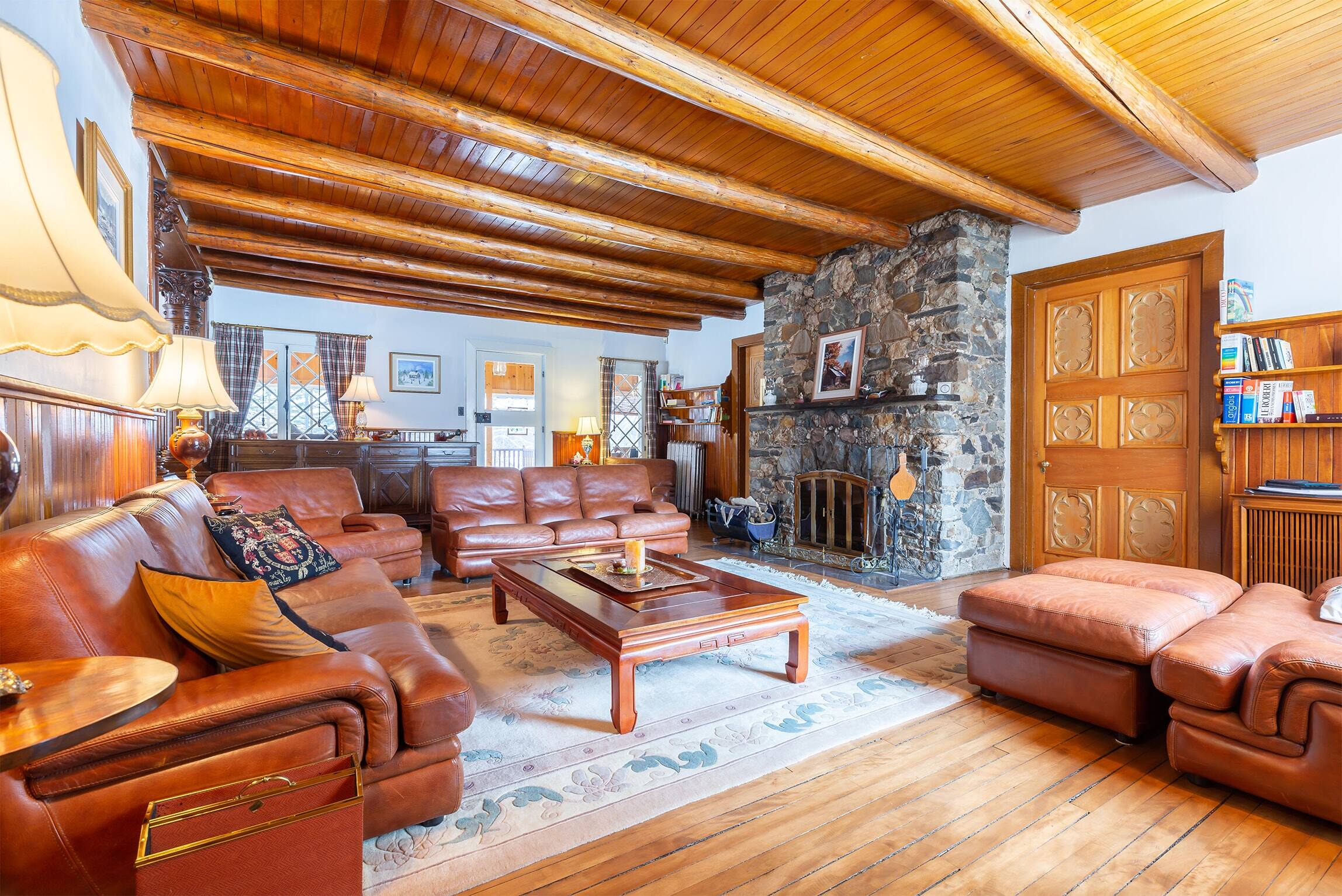[PHOTOS] Un riche banquier marocain vend son domaine du Québec pour 14 ...