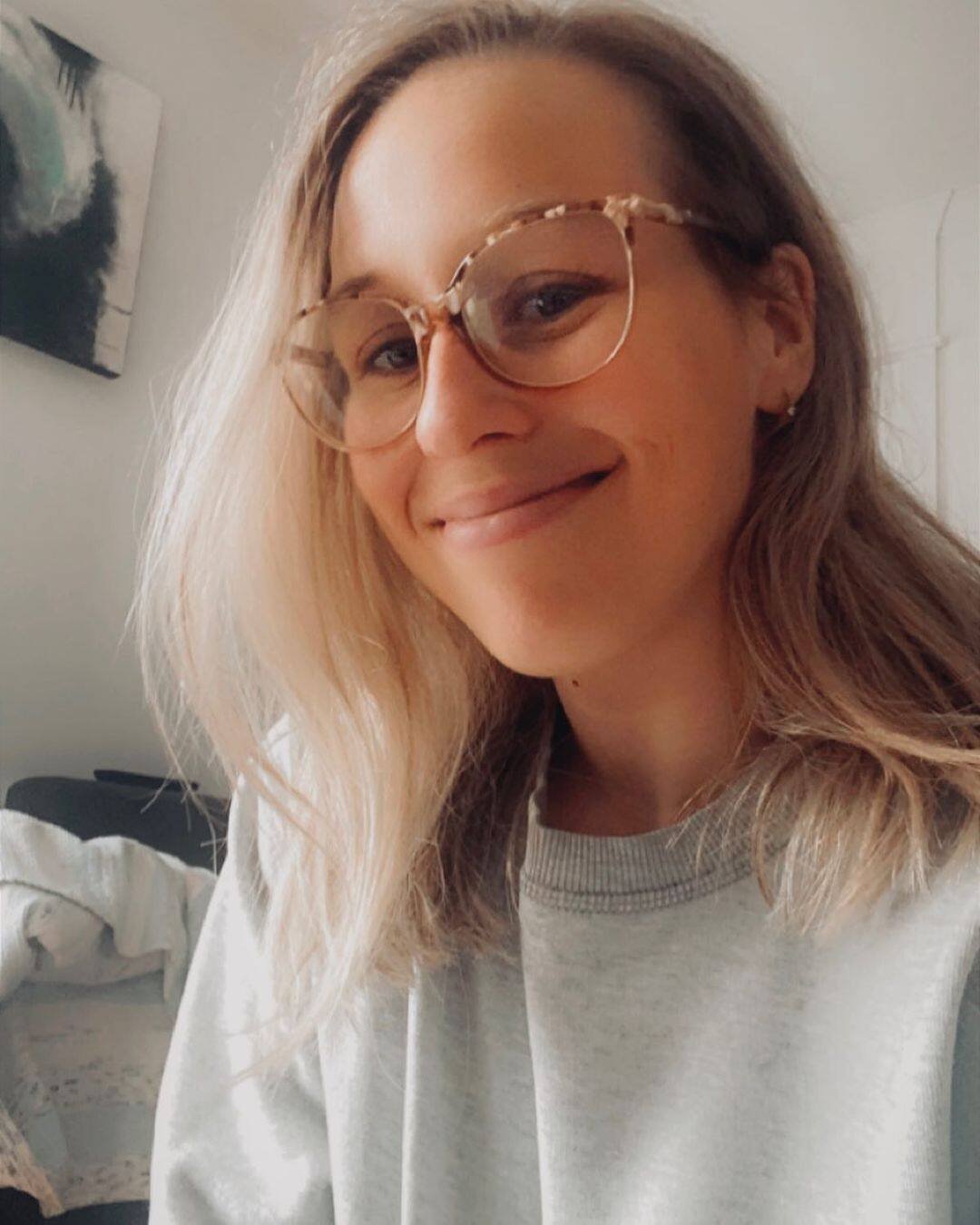 Renversante dans une nouvelle séance photo