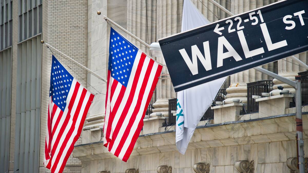 Wall Street termine en baisse, s'attend à une saison des résultats incertaine