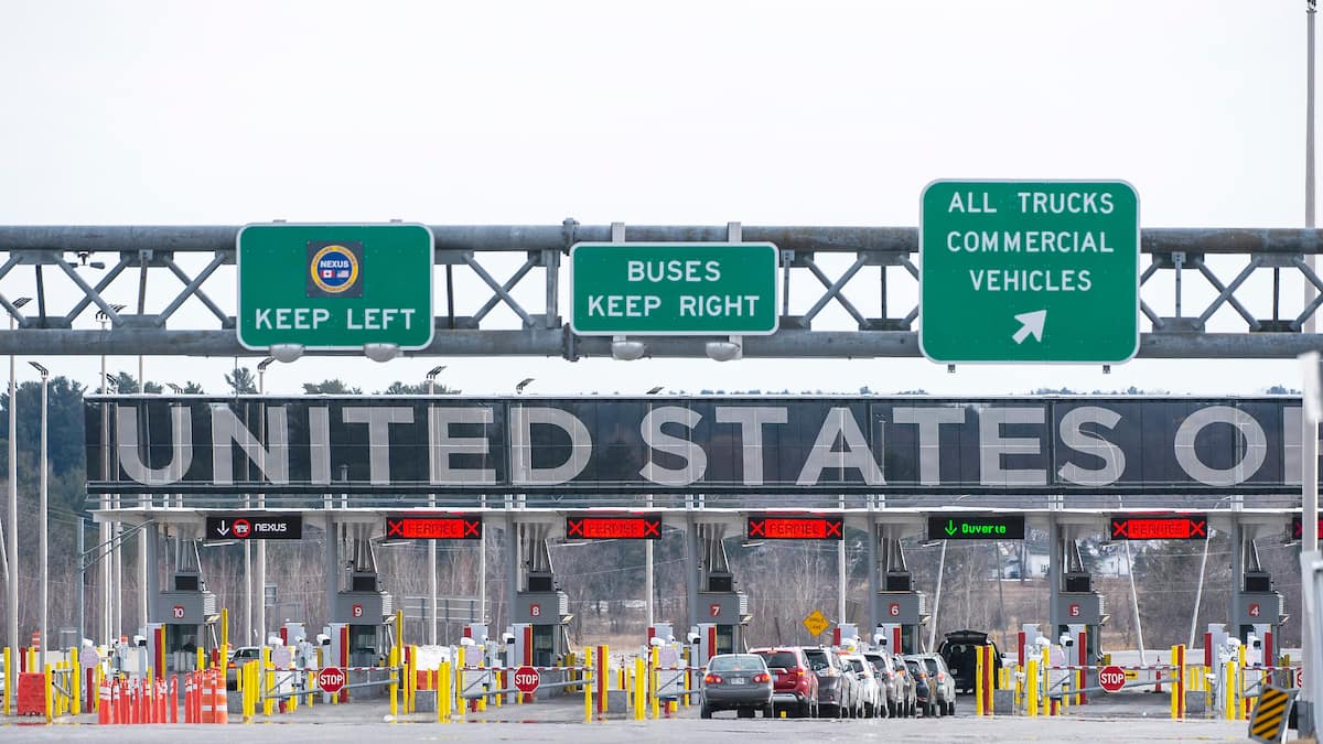 Tarifs douaniers: les producteurs devront «baisser leurs prix», selon un expert