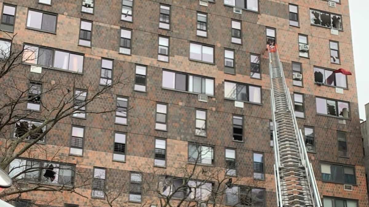 PHOTOS | Plus d’une cinquantaine de blessés dans un incendie à New York