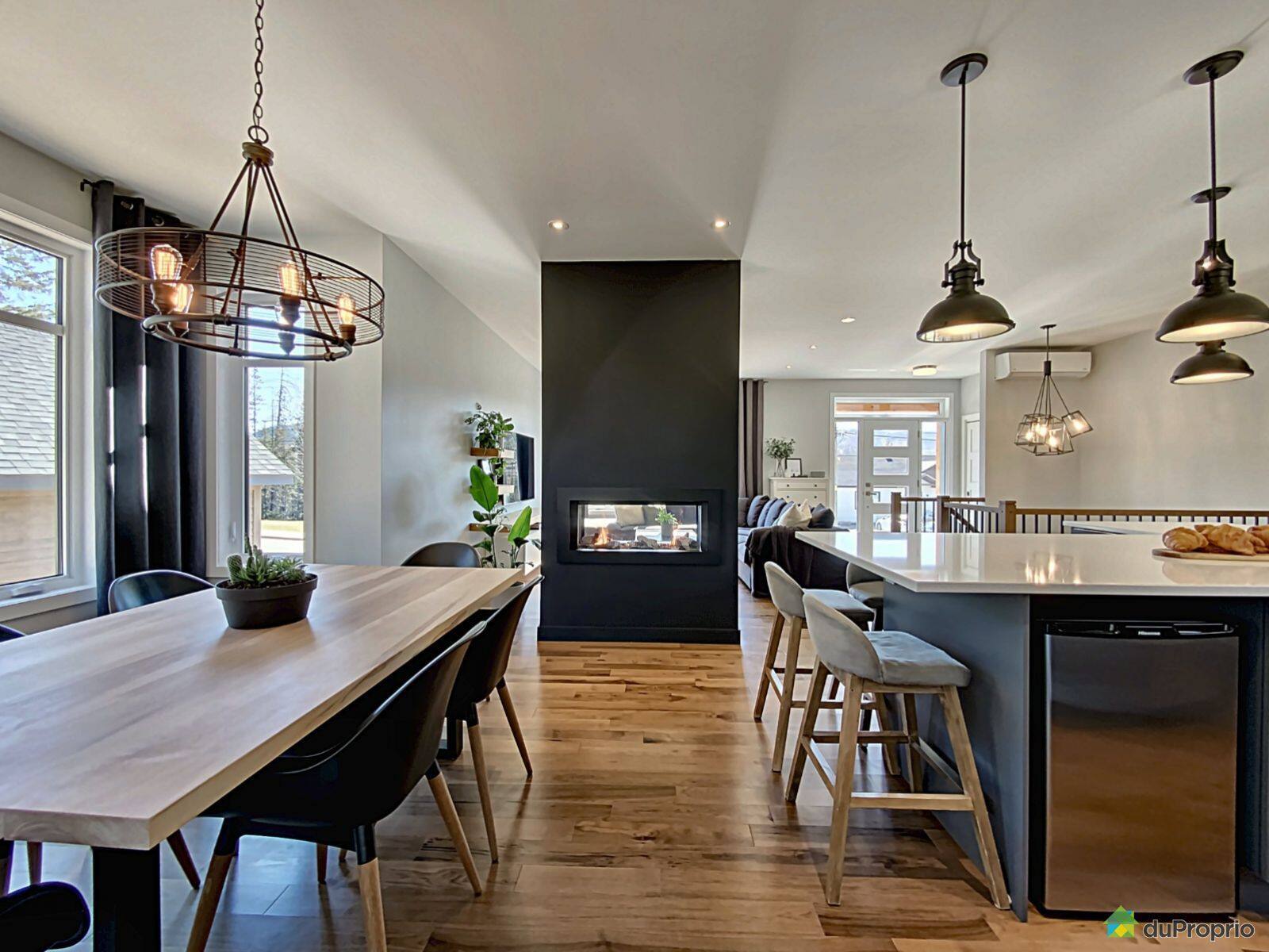 Un bungalow hypermoderne à 675 000$