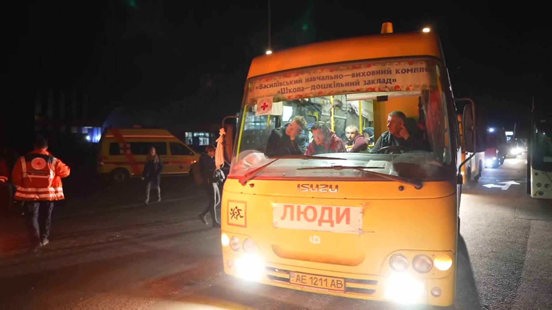 Une colonne de bus avec des habitants de Marioupol arrive &agrave; Zaporojie