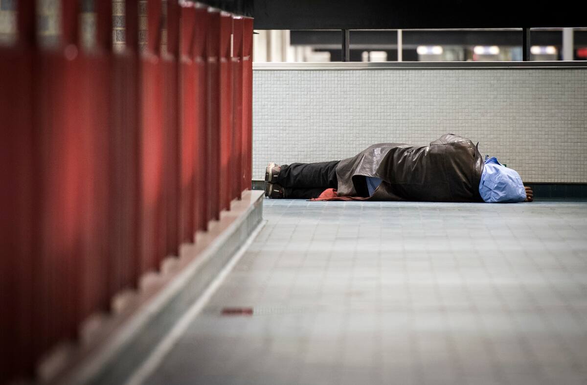 Le couvre-feu ne peut s'appliquer aux itinérants, estime la Cour supérieure | JDM