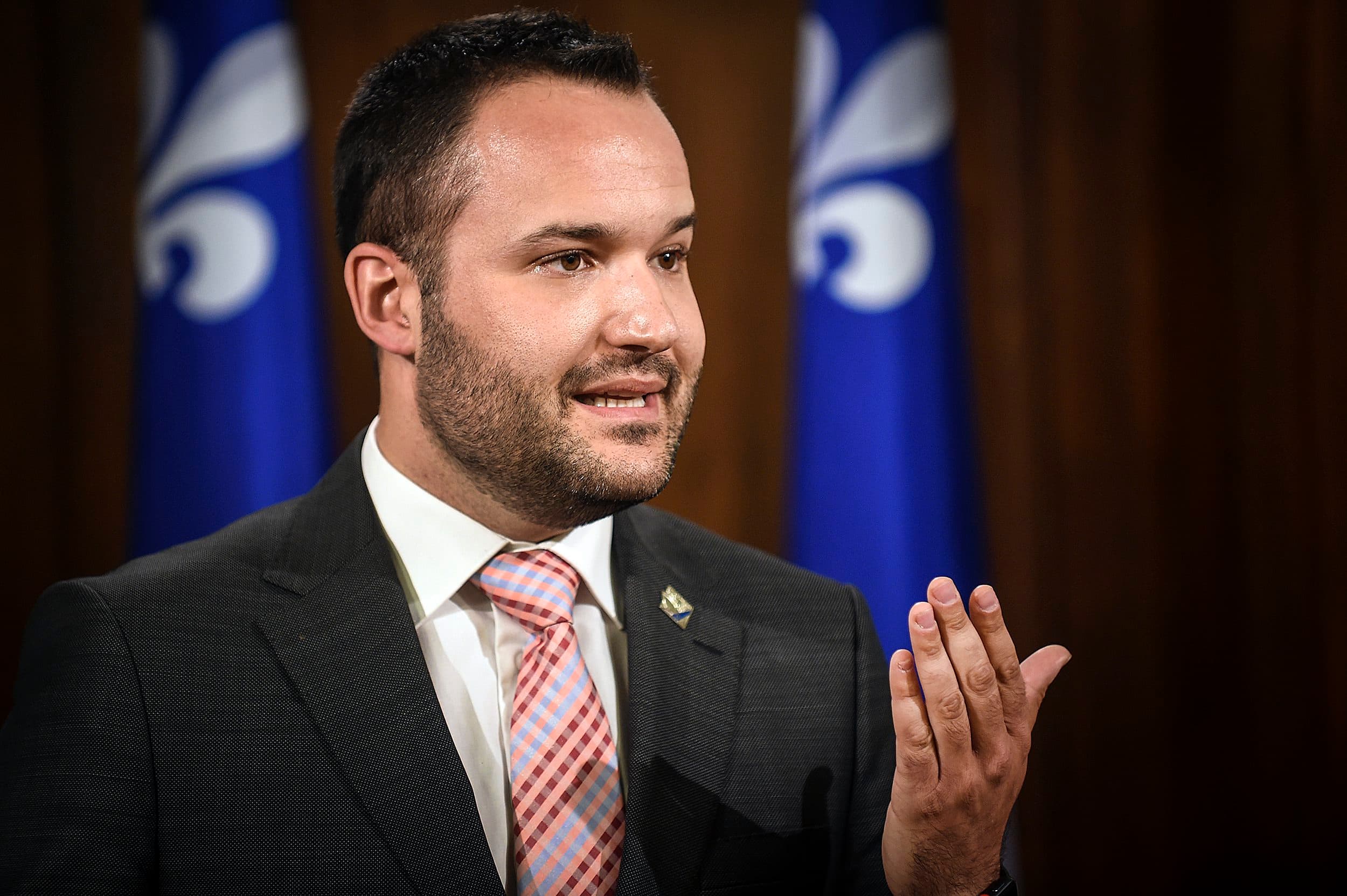 Service en français un témoignage fait réagir le ministre TVA Nouvelles