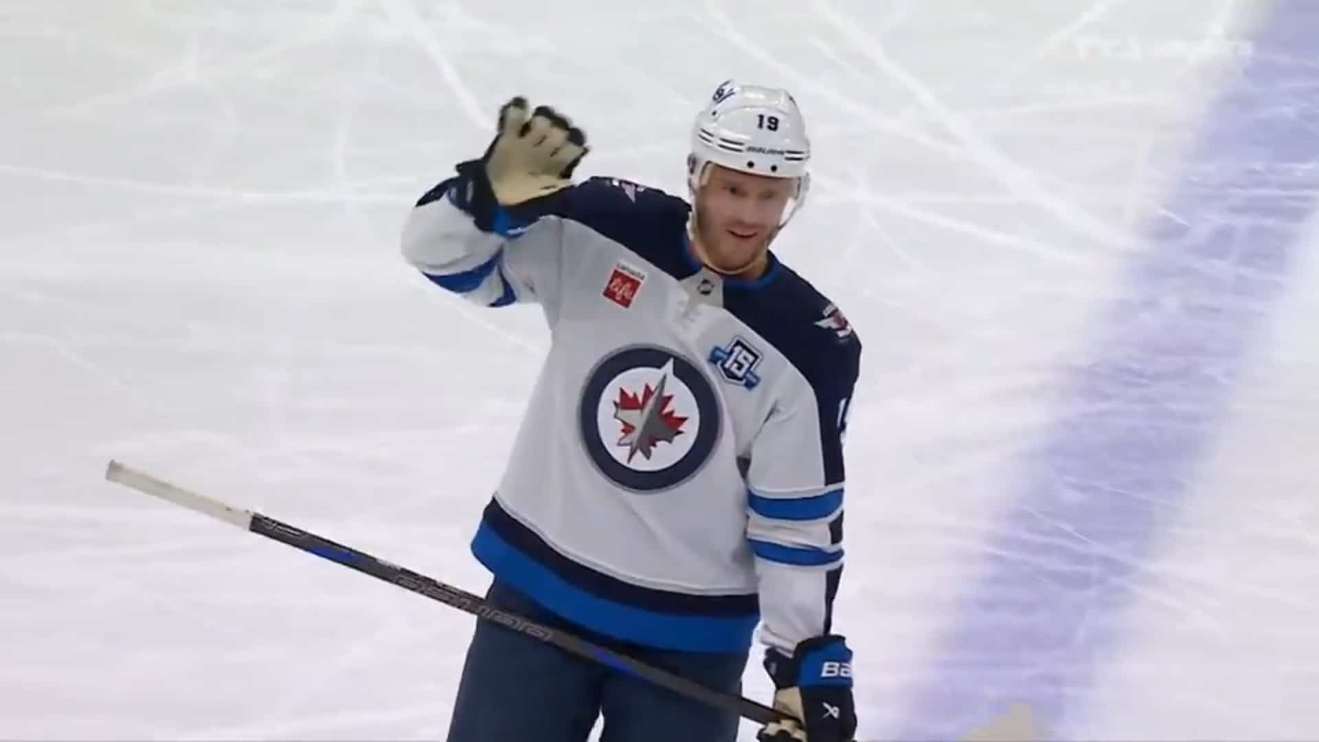 Les Jets blanchis pour le retour de Toews à Chicago