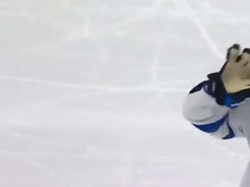 Les Jets blanchis pour le retour de Toews à Chicago