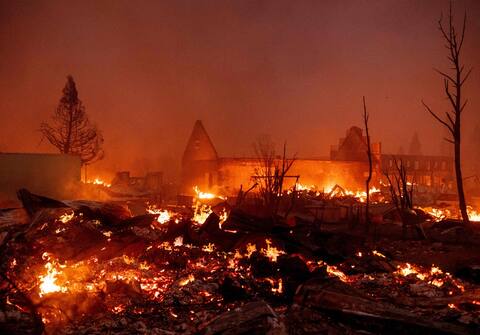 Fire in California: 2,000 new evacuations, a small town destroyed