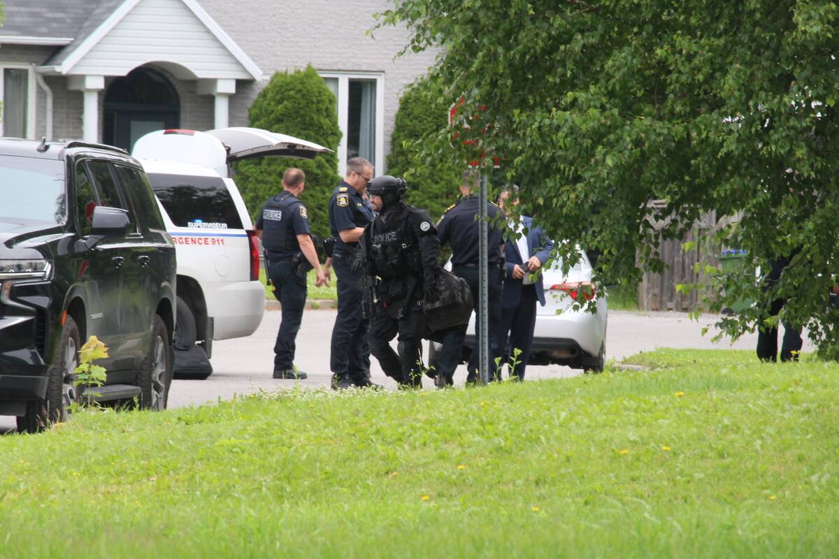 Un long si&egrave;ge de 12 heures &agrave; Saint-Augustin