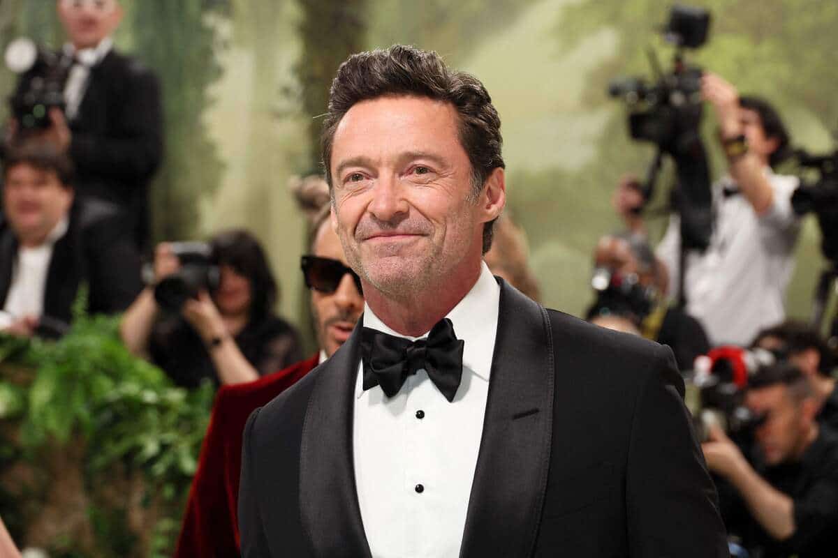 &laquo;Mon smoking Tom Ford original&raquo;: Hugh Jackman porte le m&ecirc;me costume au Met Gala qu'il y a vingt ans