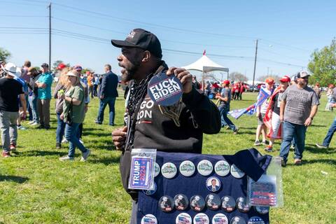 Trump, anti-federalizmin eski kalesi Waco'daki bir toplantıda