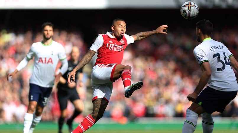 Arsenal domine Tottenham et conserve la tête