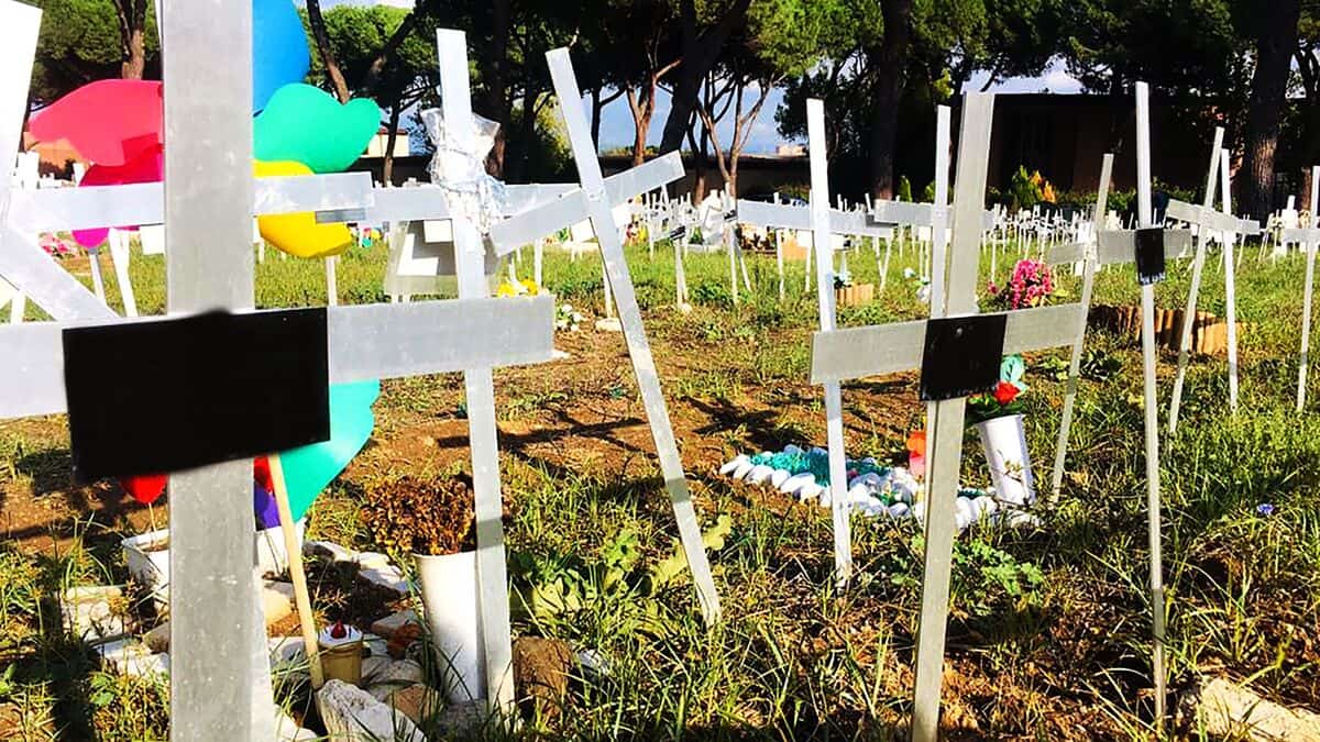 Miscarriage: Women see their names on tombs of fetuses in Rome Miscarriage: Women see their names on tombs of fetuses in Rome