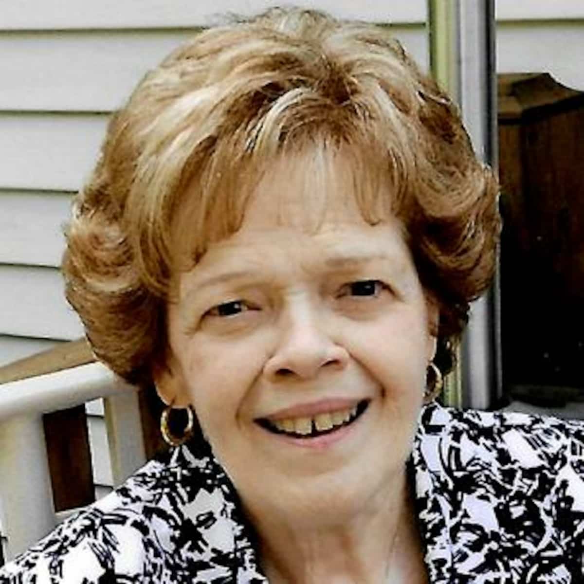 DAGENAIS (née Crochetière) Huguette JDM