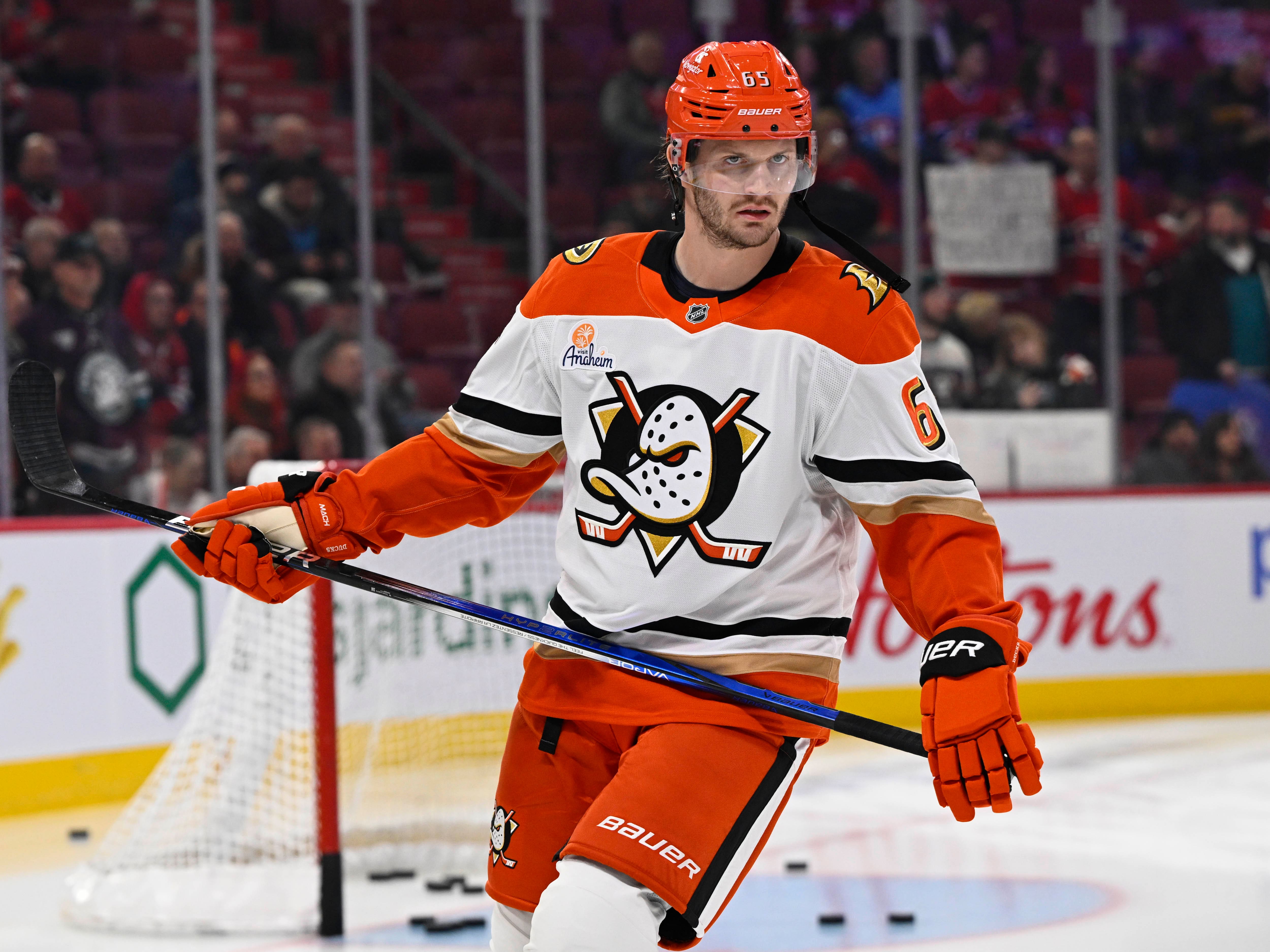 Os Sharks também fizeram a aquisição de Jacob Trouba.