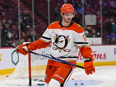 Os Sharks também fizeram a aquisição de Jacob Trouba.