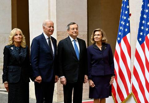 Après avoir vu le pape, réunions plus politiques pour Biden à Rome, avec Draghi et Macron