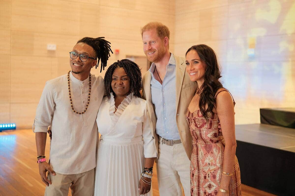 Le prince Harry et son &eacute;pouse en Colombie pour une visite d&eacute;di&eacute;e au cyberharc&egrave;lement