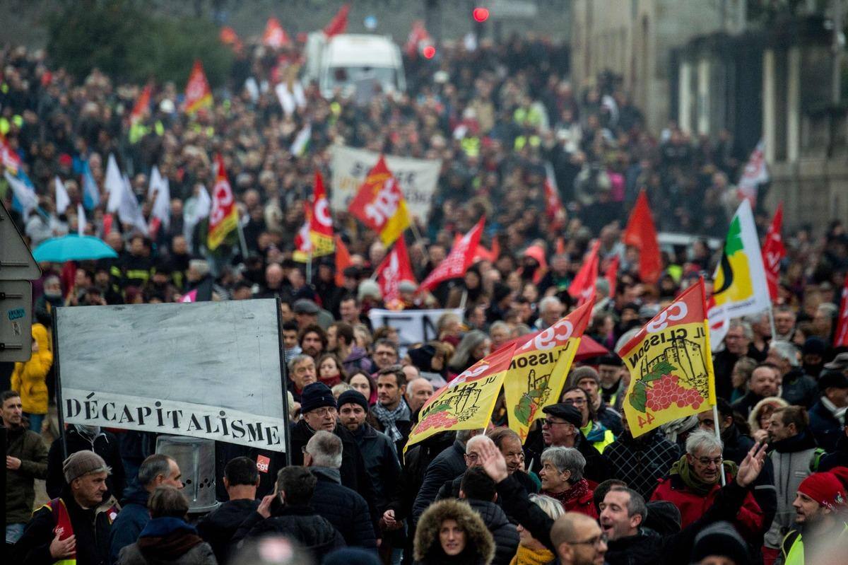 Des centaines de milliers de manifestants à nouveau dans la rue en ...