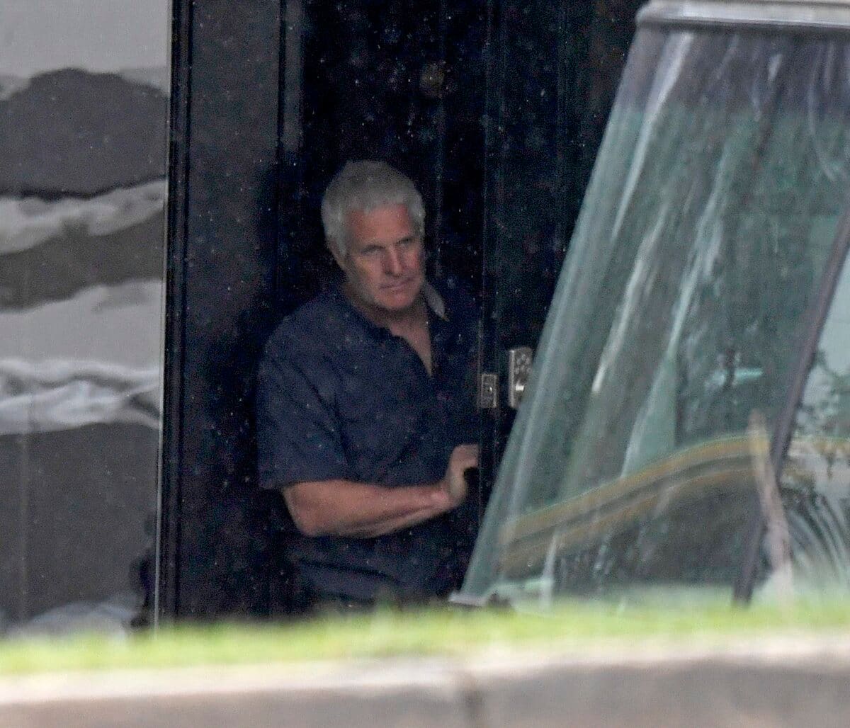 Accus&eacute; d'agression sexuelle sur une mineure: de l'ADN trouv&eacute; sur des jouets sexuels chez Dominique Laroche