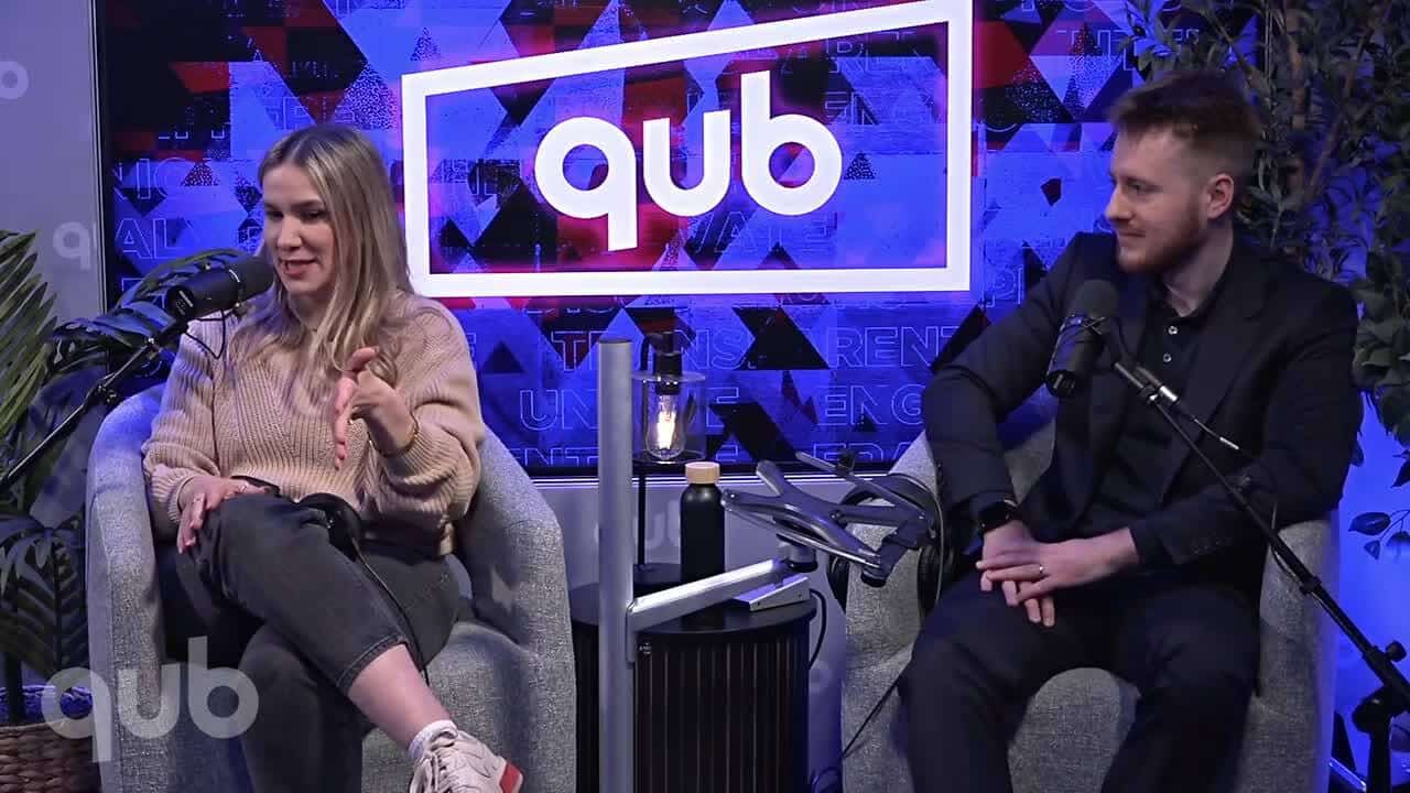 Cannibale épinglé au Mexique, disparition troublante, triangle amoureux qui se termine en carnage : Victoria Charlton s&rsquo;intéresse à des histoires invraisemblables dans son nouvel ouvrage