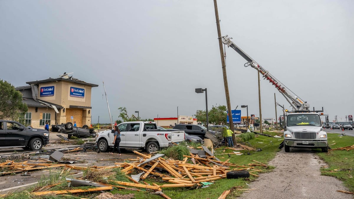 Un arbre s’abat sur la maison: un enfant de 2 ans tué dans une tornade