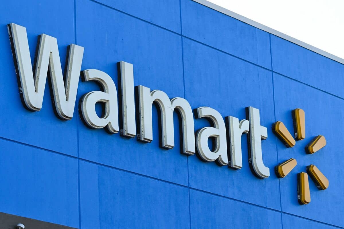 Breaking News Walmart Removes Degree Requirement for Administrative