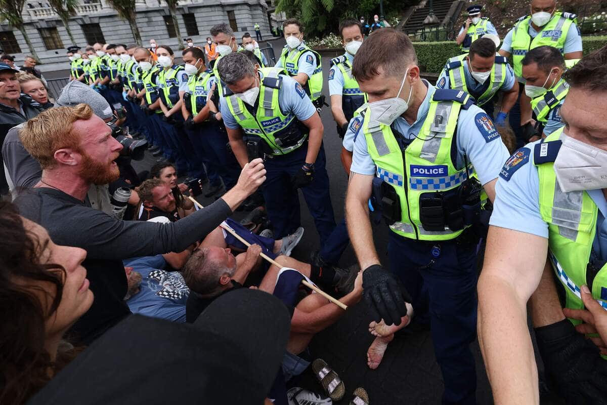 [EN IMAGES] Manifestants antivaccins: les esprits s&rsquo;&eacute;chauffent ailleurs dans le monde