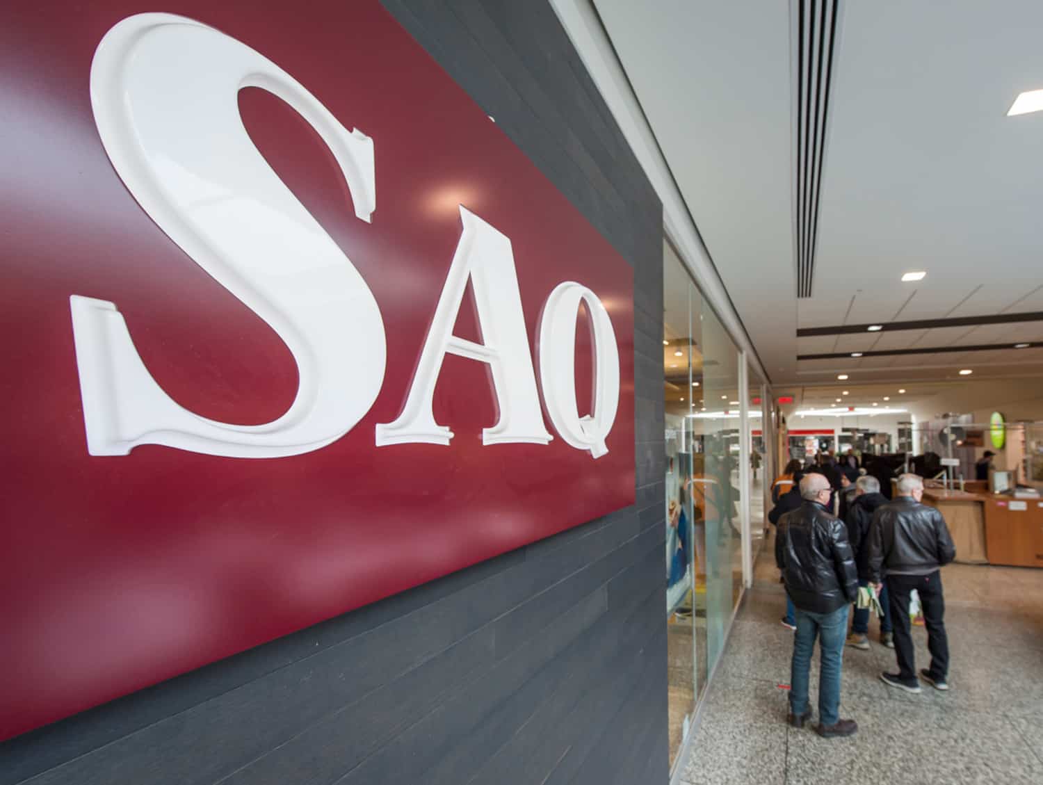 La SAQ à travers les décennies | Le Journal de Montréal