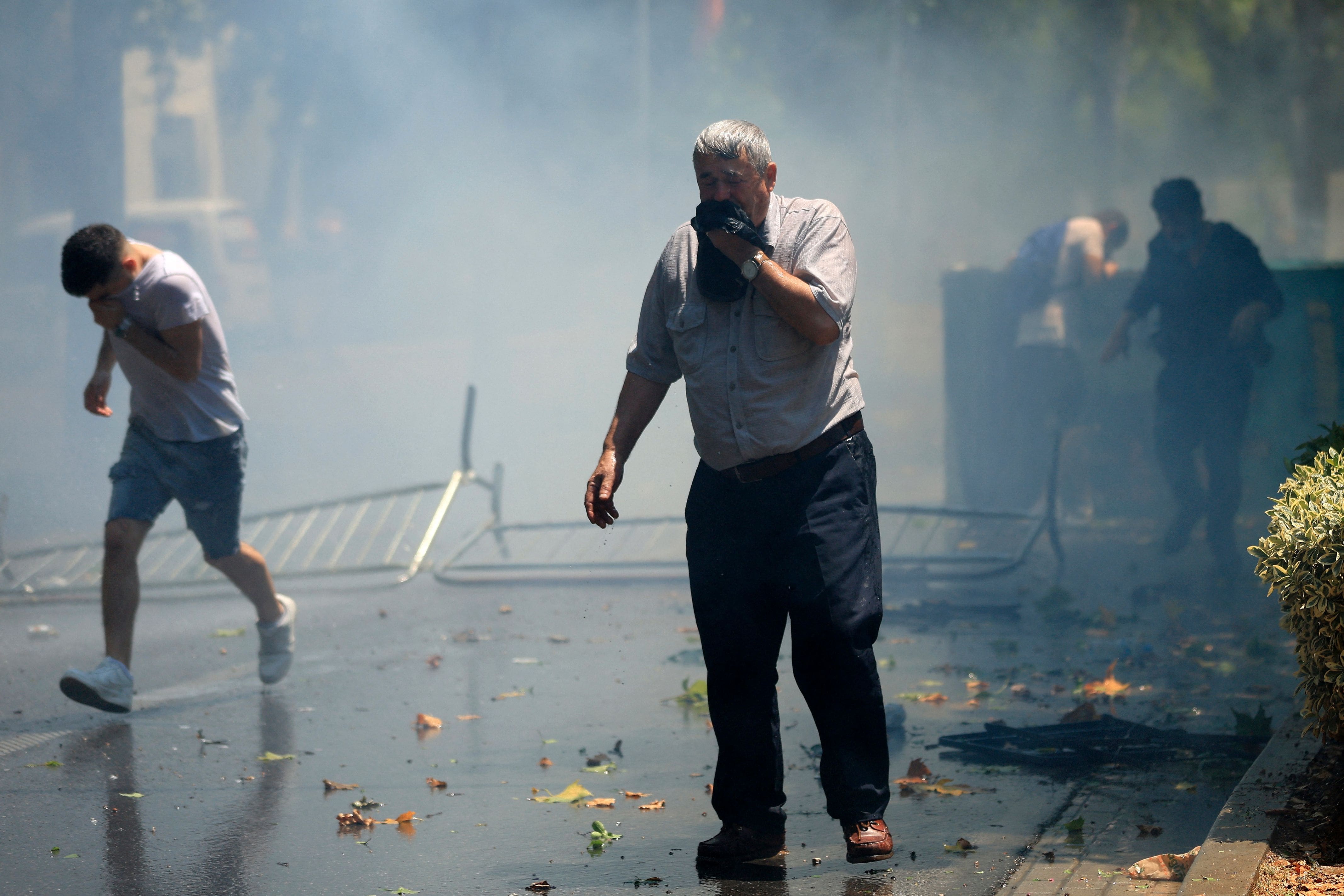 Clashes in Albania during a demonstration against a real estate project linked to the Trump family