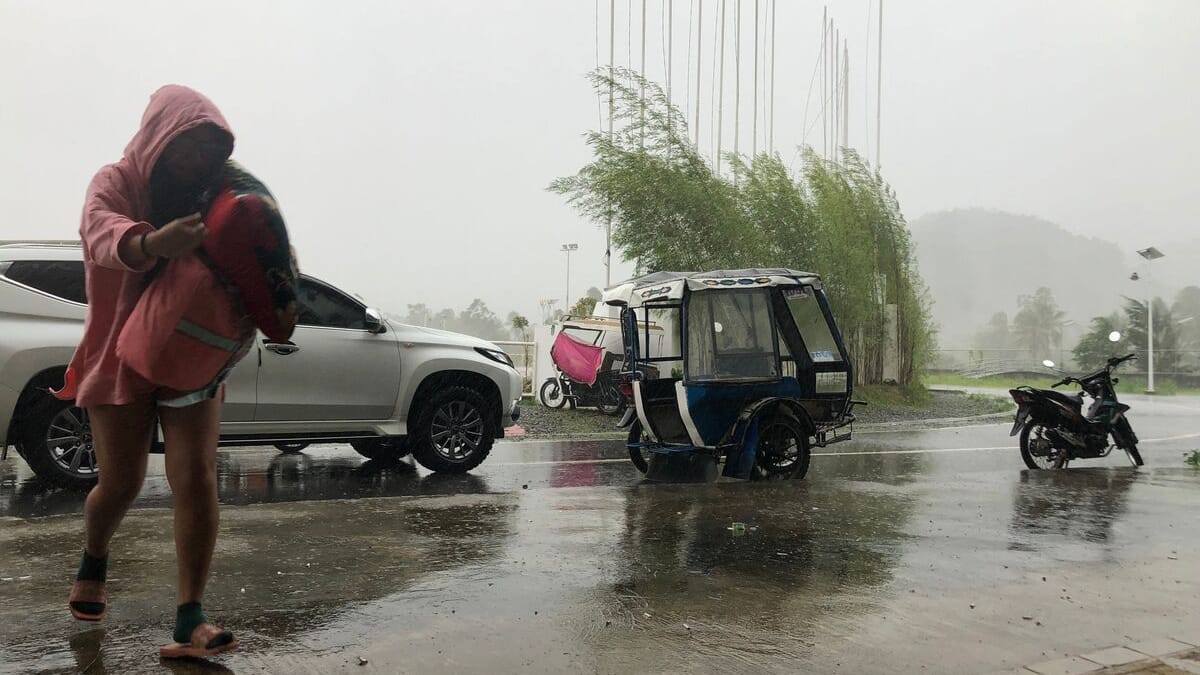 Philippines: plus de 30 morts après le passage du typhon Rai