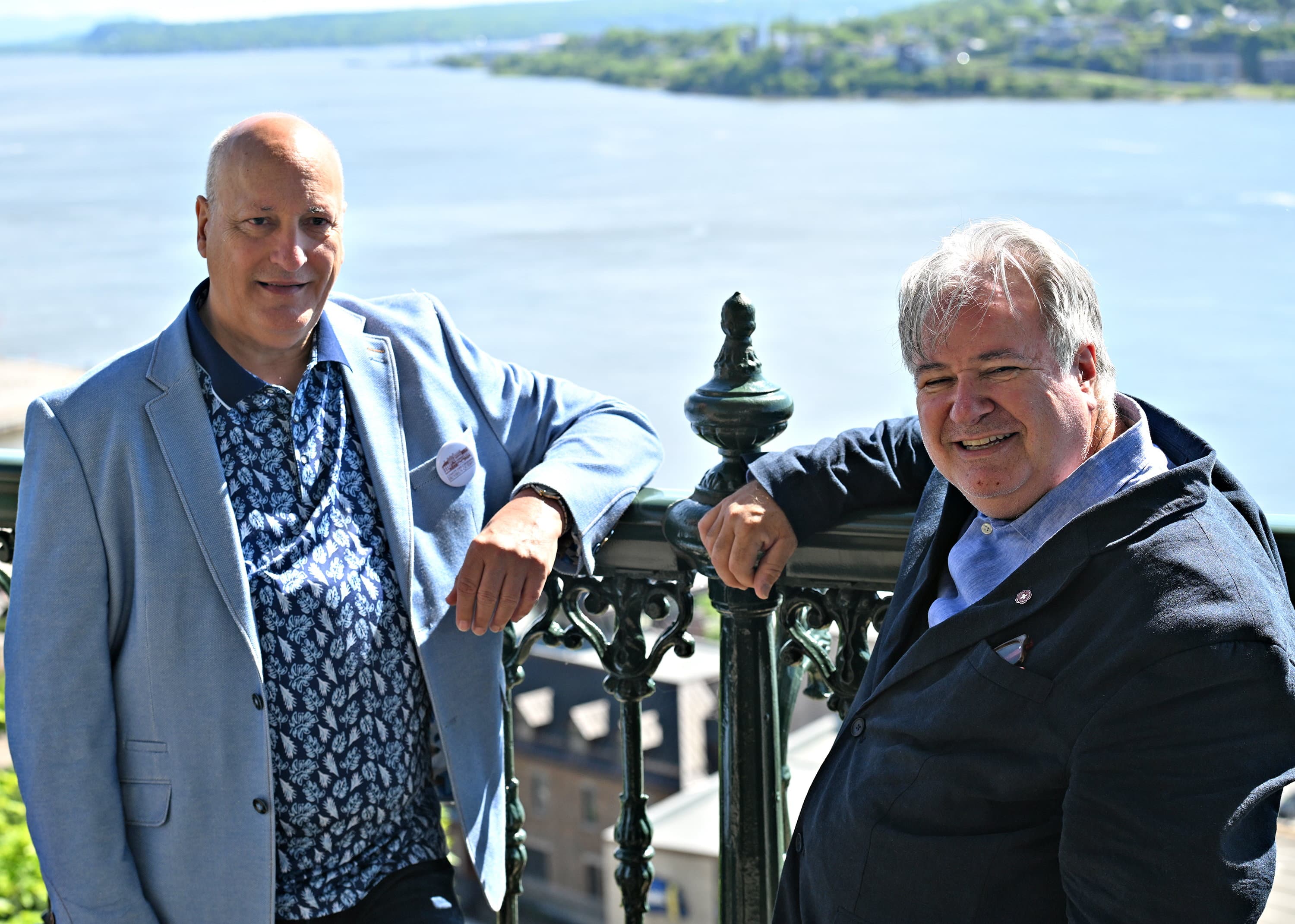 Michel Masse, président du Comité de citoyens du Vieux-Québec, et Jean-Louis Vallée, président de la Fédération Histoire Québec.