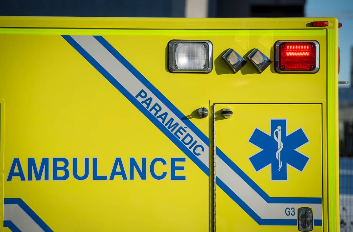 Accident de travail dans une école de Sherbrooke: un homme gravement blessé au bras et un témoin en état de choc