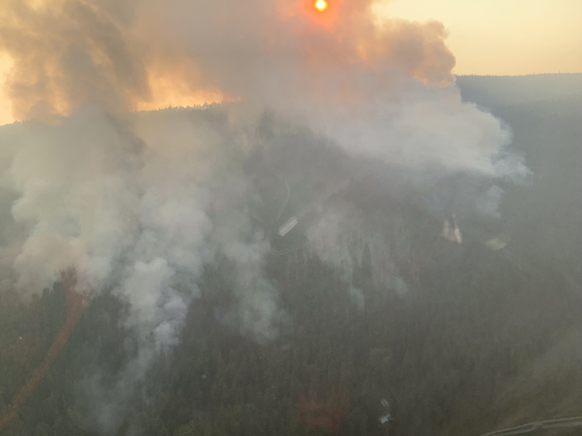 Les feux de forêt continuent de faire rage au Canada